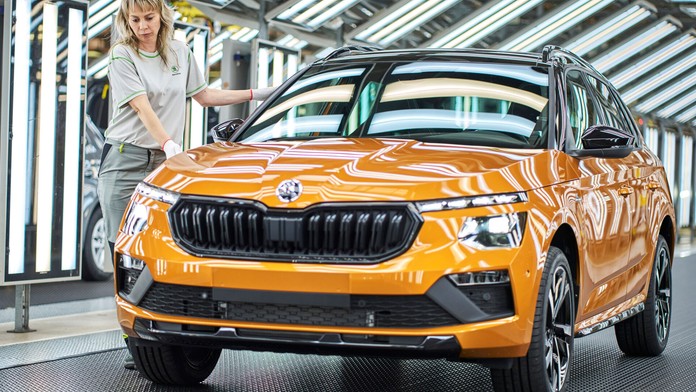 Škoda zahájila výrobu modernizovaných modelů Scala a Kamiq. Vylepšila výbavu i design