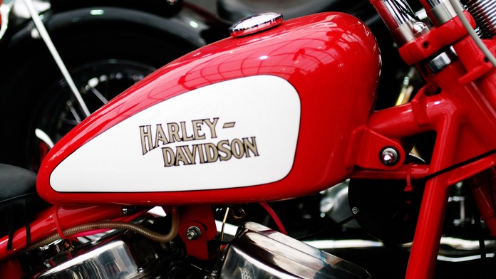 Na Kubě se poprvé uskutečnil sraz motorkářů na harleyích