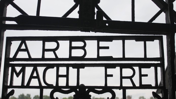 Němci chtěli žadatele o azyl ubytovat v koncentráku Dachau