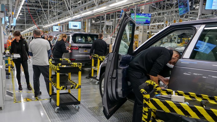 Land Rover zůstává ochromený po útoku hackerů. Může to trvat měsíce