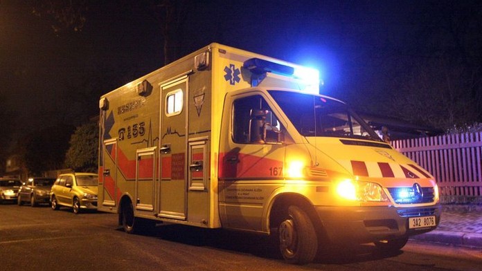 Auto srazilo na výpadovce chodce. Zemřel v sanitce