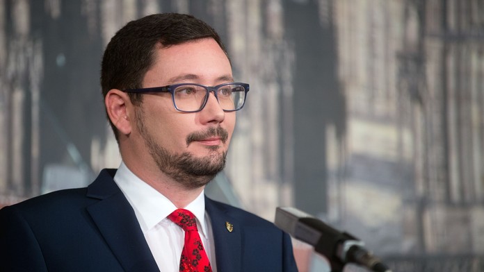 Proč Ovčáček tajil svatbu i přátelům? Je tam milion důvodů, tvrdí psychologové