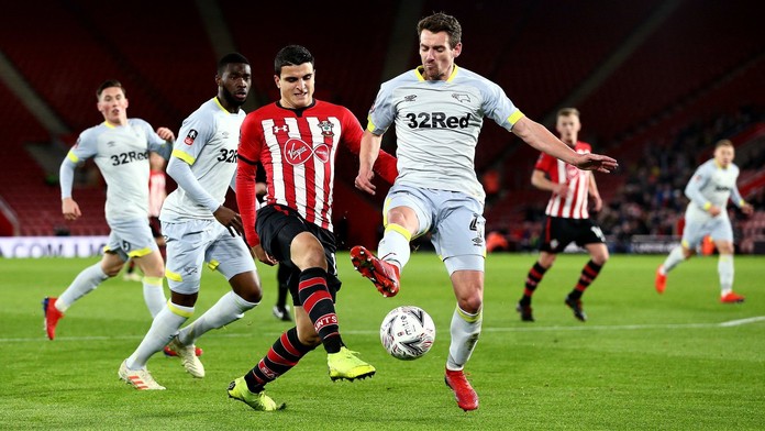 Derby překvapivě postupuje, na penalty zdolalo Southampton