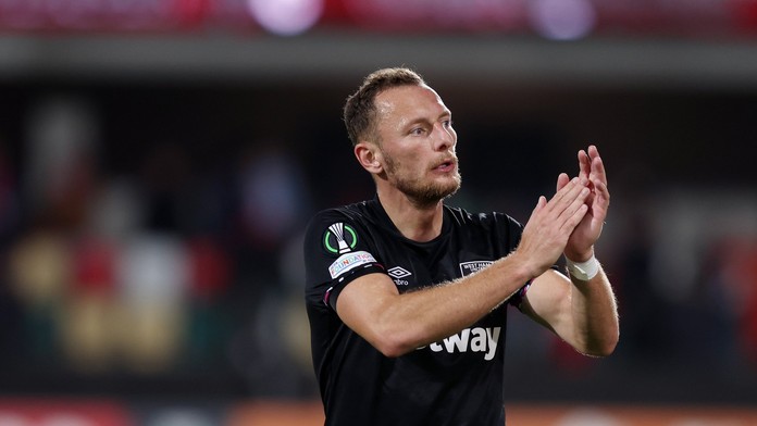 Vladimír Coufal rozdával radost dětem v nemocnici se spoluhráči z West Hamu