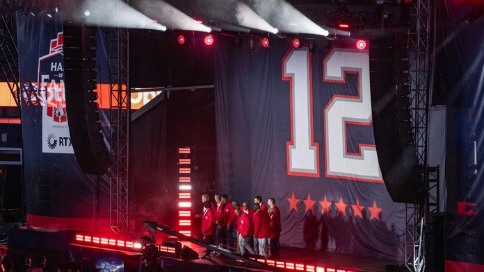 Hvězdný Brady se dočkal velké pocty. Uvedli ho do síně slávy, bude mít i sochu