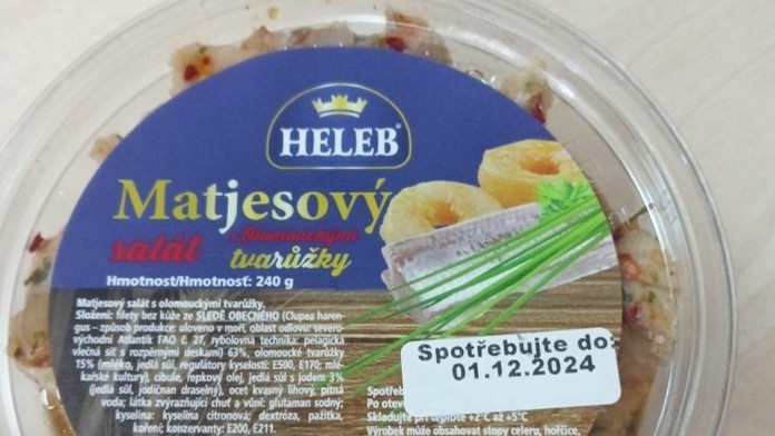 Oblíbený salát obsahoval nebezpečné bakterie. Možná ho máte doma i vy
