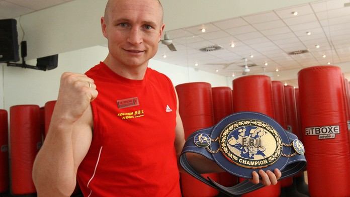 Boxer Konečný se dočkal. O titul se ale neutká doma
