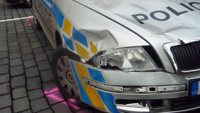 NARAZIL DO POLICISTŮ, kteří byli u jiné nehody!