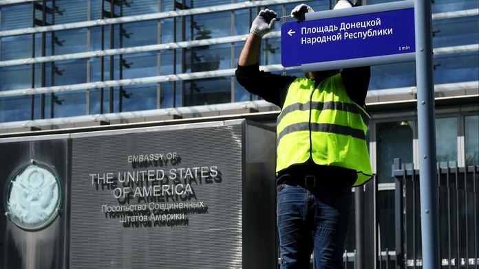 Rusko vrací úder. Ulici s ambasádou USA pojmenovalo po separatistech