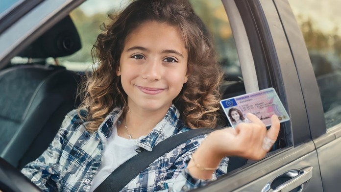 Na české silnice už vyrážejí i 17letí řidiči. V čem by měli za volantem sbírat zkušenosti?