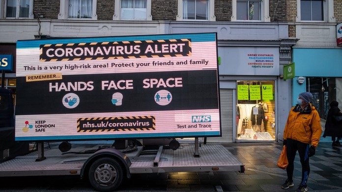 Nová mutace viru z jižní Afriky děsí, Británie i Německo ruší lety