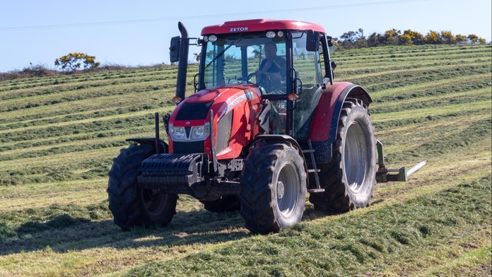 Traktor Zetor