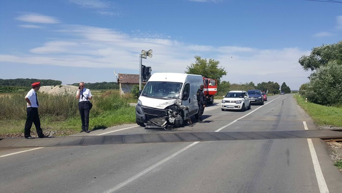 Kritický den na železnici! V úterý došlo ke dvěma srážkám vlaků s auty