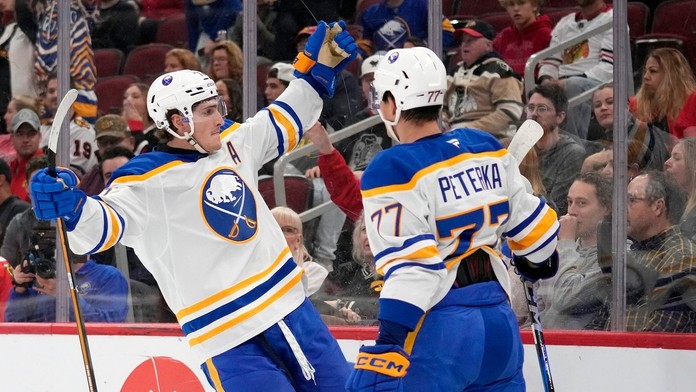 NHL ve skvělém čase: Rozjeté Buffalo si brousí zuby na Vladařovo Calgary