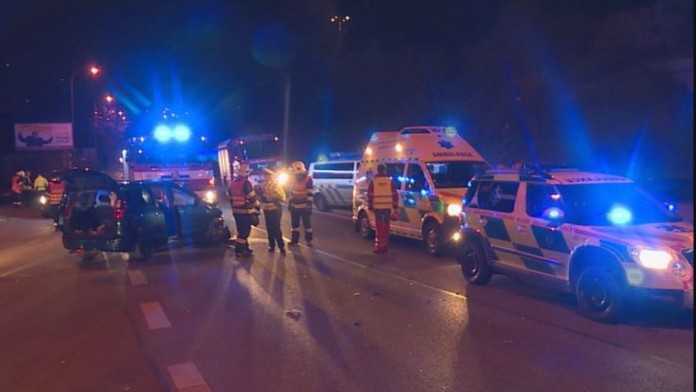 Muž na Českokrumlovsku vběhnul pod autobus, srážku nepřežil