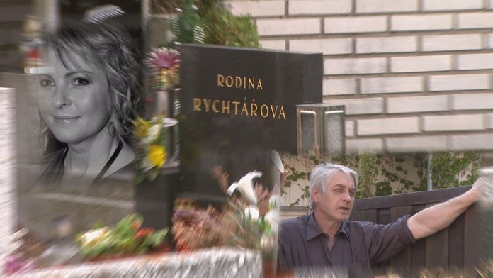 Rychtář je hyena, volají fanoušci Bartošové a sepisují PETICE kvůli pohřbu