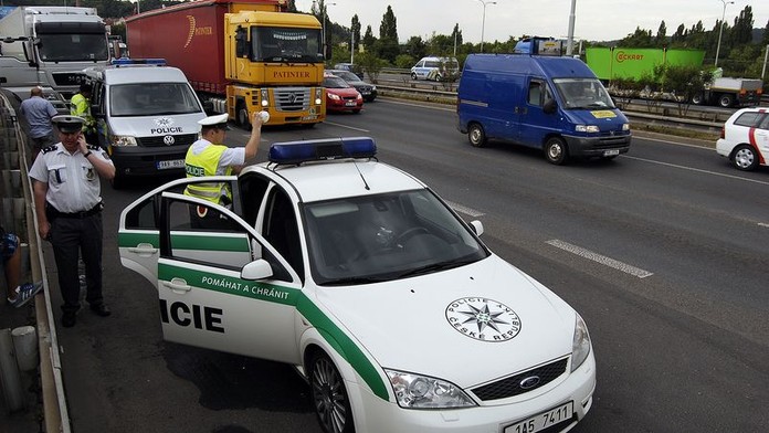 Dopravu v Praze komplikují dopravní nehody a silný provoz