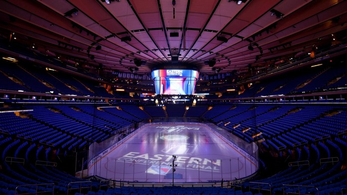 Bleskové jednání v NHL. Fanoušek dostal po brutálním napadení doživotní distanc