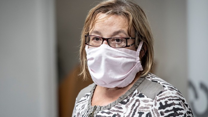 Hlavní hygienička měla zkolabovat při jednání vlády. Odvezla ji sanitka