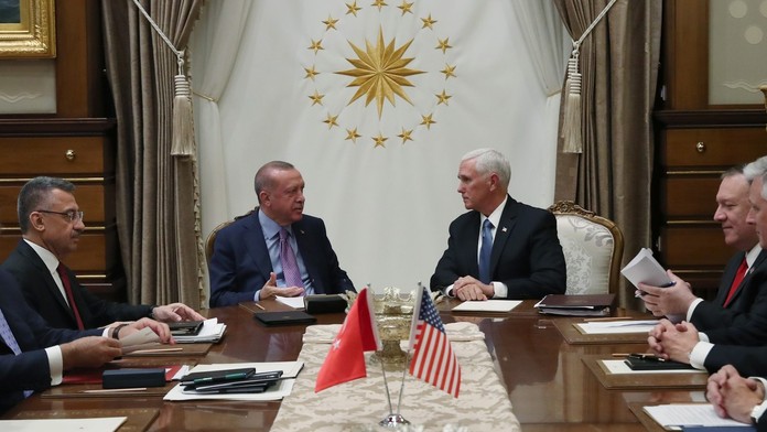 Turecko a USA se dohodly na příměří v Sýrii. Zachrání to životy, jásá Trump