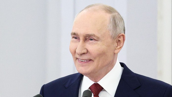 Putin se nečekaně objevil v davu lidí. Prozradil o Rusku víc, než by chtěl