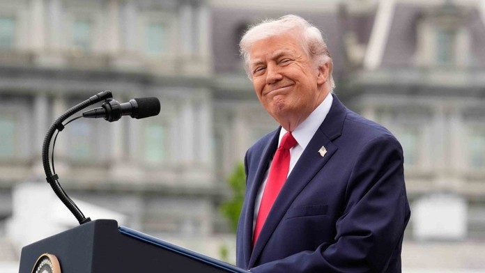 Trump udělal pořádný krok vedle. Fotka teď baví celý internet