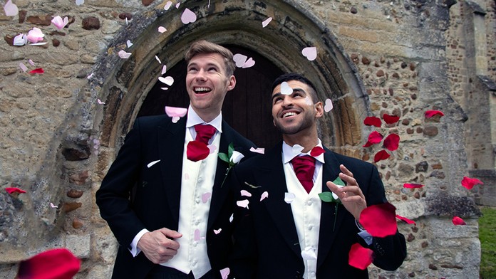 Úřady komplikují homosexuálům život. Registrovat se mohou jen někde