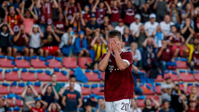 Černý týden pro fotbalový koeficient: Čtyři porážky a patnáctka se vzdaluje