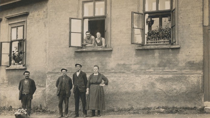 Staré "dobré" časy: Před 100 lety byl 2+1 luxus, pitná voda jen ve třetině bytů