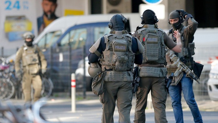 Obří policejní zátah v Berlíně. Proti pašerákům zbraní z Česka!