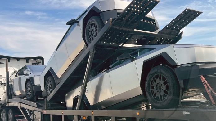 Tesla má obří problém se Cybertruckem. Ladem jí leží tisíce aut za miliardy