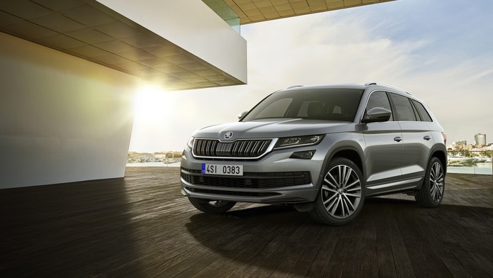 FOTO: Kůže, výšivky a top výbava. Nejluxusnější Kodiaq vyráží