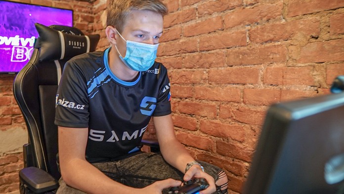 Mládí proti zkušenostem! Je tu FIFA souboj Serona a RIIJKA