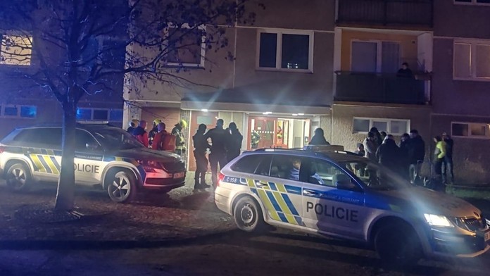 Hubení škůdců na Pardubicku se zvrtlo. Hasiči museli evakuovat desítky osob