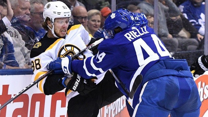Zámořská NHL zná dvojice pro play off! Kdo číhá na Pastrňáka?