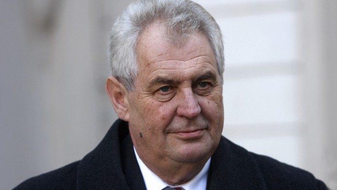 Zeman zametl s černými dušemi. Zrušil místní organizaci