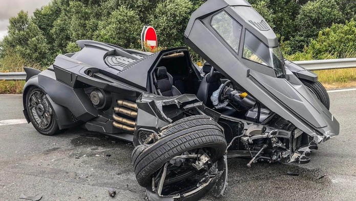 YouTuber si vyrazil v Batmobilu. Unikát za miliony skončil v troskách
