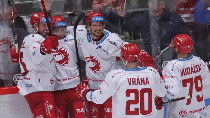 Třinec je výhru od postupu do semifinále. Kometa vyhrála v Litvínově