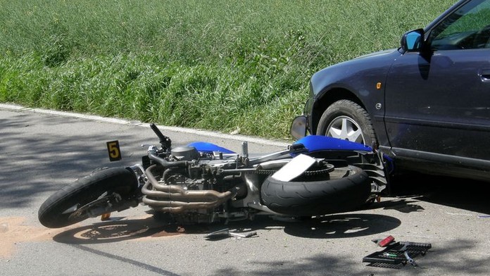 Nedělní nehody: smrt motorkáře na jihu Čech a seniora u Kolína