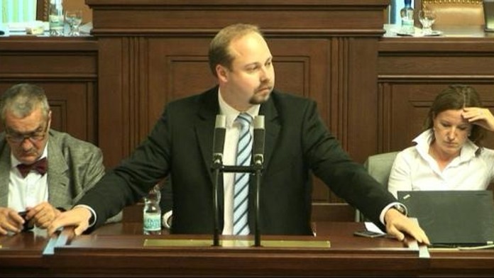 KONEČNĚ: Poslanec Tejc chce snížit hranici trestní odpovědnosti