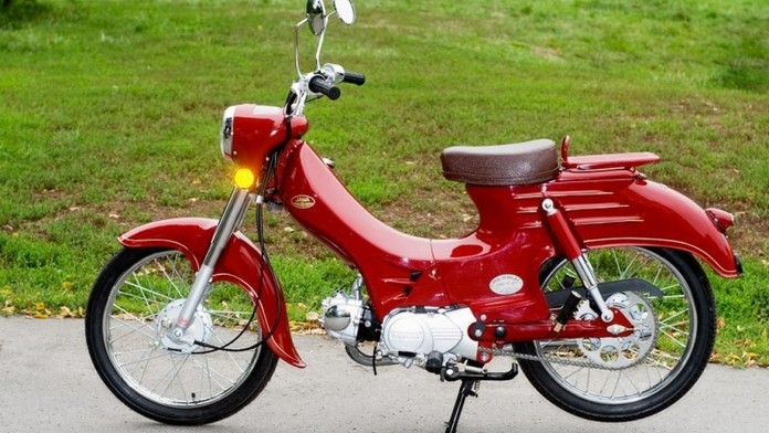 Legenda se vrací. Elektrický Pionýr se leskne mezi hity Motosalonu