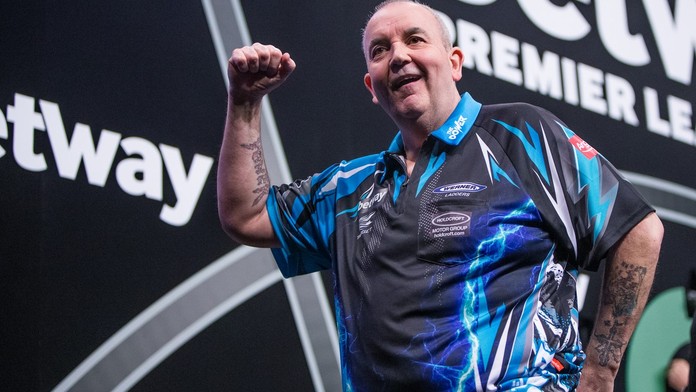 Mighty Mike zkazil Barneymu oslavu, Taylor ukázal úžasný obrat!