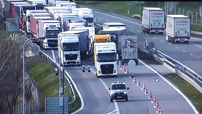 Uzavření D1 a D2! Silničáři kvůli bouřce opravovali elektrické vedení