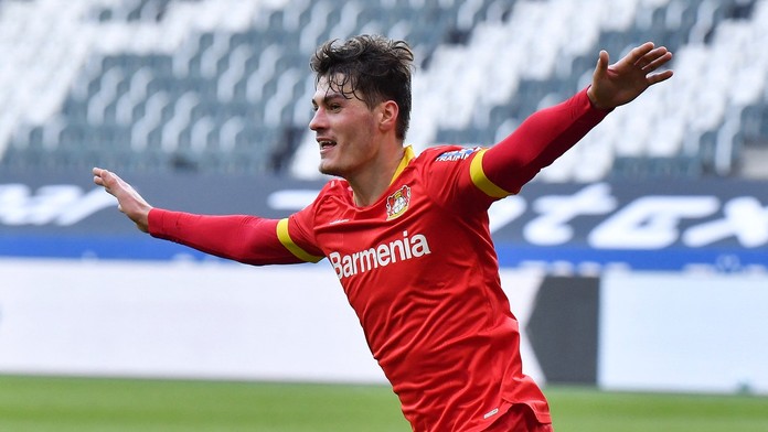 Schickův gól Leverkusenu nepomohl! Ztratilo také Lipsko