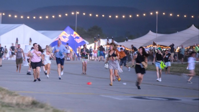 Bouřka na festivalu Pohoda