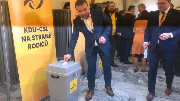 Šéfem KDU-ČSL je Jurečka. Lidovci zvolili i nové místopředsedy
