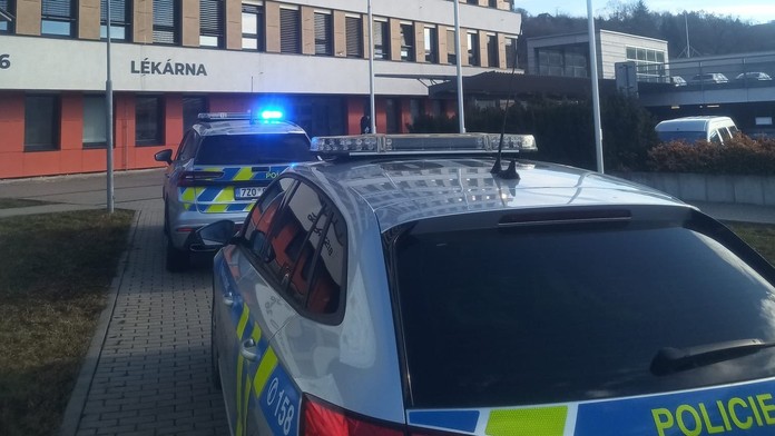 Poplach ve zlínské nemocnici. Zasahovalo velké množství policistů