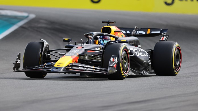 Verstappen ovládl kvalifikaci sprintu. Mercedesy odstartují až ze šesté řady