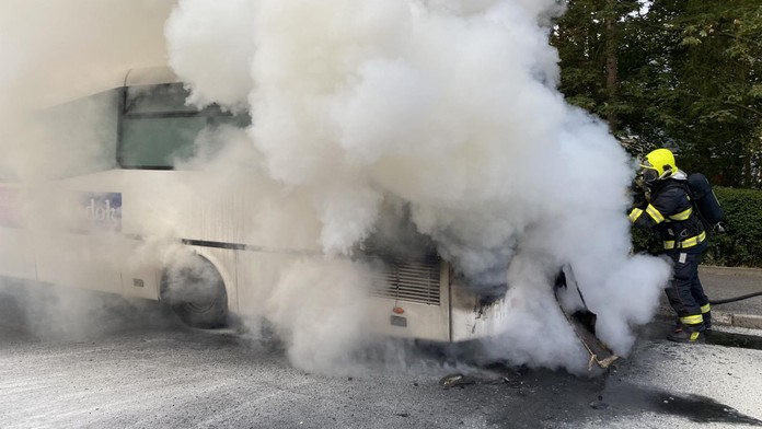 V Teplicích zachvátily plameny autobus MHD, nikdo se nezranil