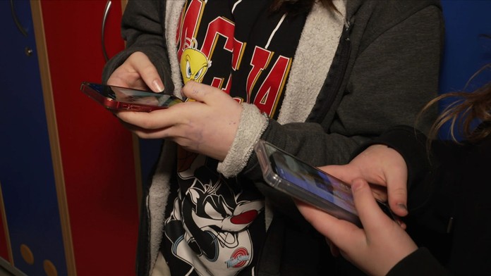 Děti na mobilu